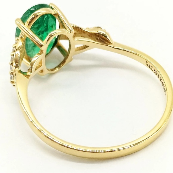 Stunning Natural 1.62 CT Emerald and 0.06ct Diamonds on 18K Ring Size 6.75 - Picture 7 of 12